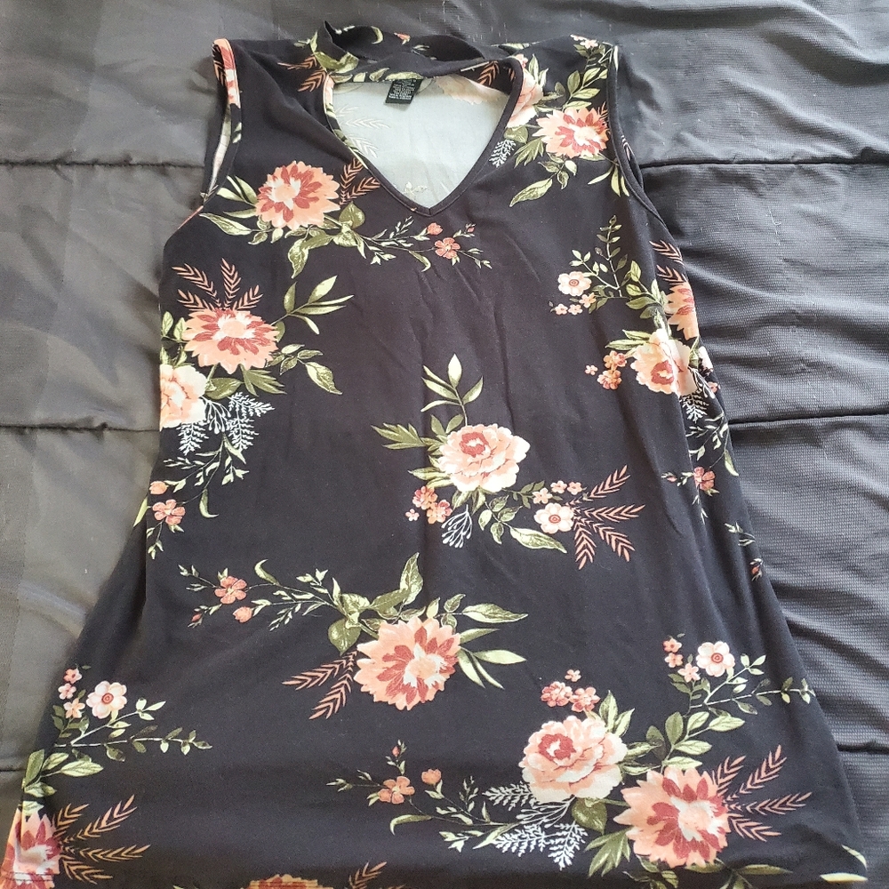women 1x sleeveless top JUSTIFY black flower print
